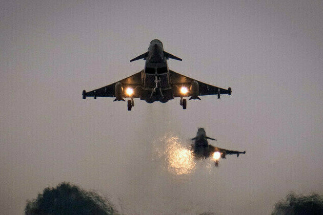 UK joins US air strikes against Houthis in Yemen