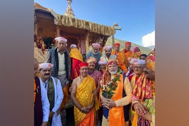 Himachal: PM participates in Kullu Dussehra celebrations at Dhalpur Ground