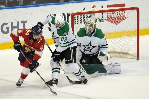 Sam Bennett's hat trick propels Panthers past Stars