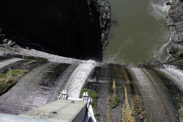 Largest US dam Removal Dtirs Debate Over Coveted West Water