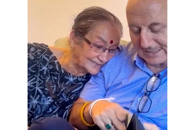 "Maa sirf janm nahi deti...": Anupam Kher shares emotional Mother's Day tribute for mother Dulari