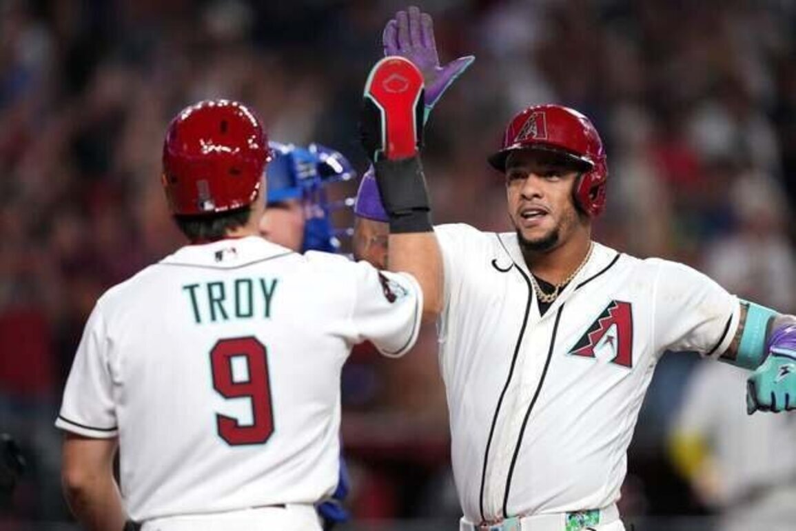 Big plays give D-backs momentum entering clash vs. Dodgers