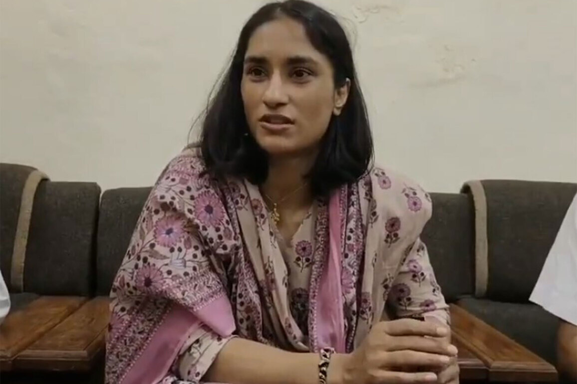 "Even I sometimes struggle to get a gas cylinder": Vinesh Phogat slams LPG price hike, raises inflation concerns