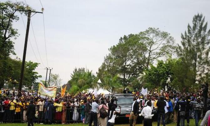 Big crowds welcome back Museveni Big crowds welcome back Museveni