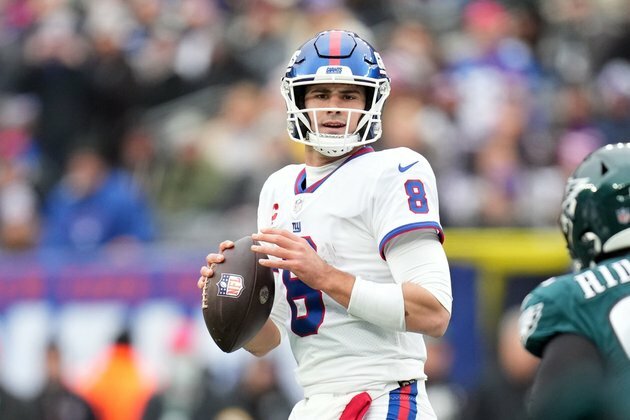 Reports: Giants QB Daniel Jones (neck) likely out vs. Dolphins