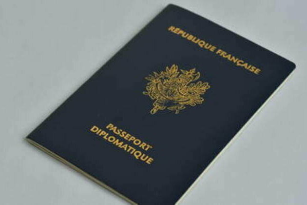 African state scraps visa-free deal for French diplomats