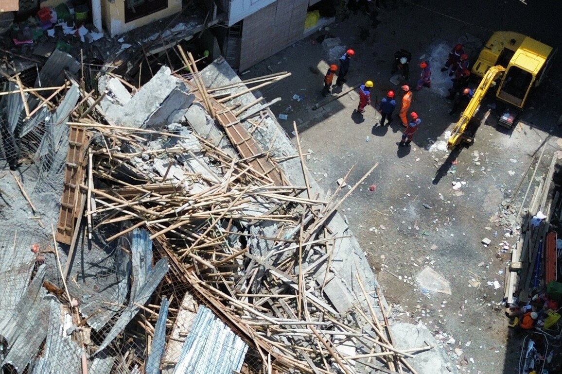 INDONESIA-SIDOARJO-SCHOOL BUILDING-COLLAPSE-AFTERMATH