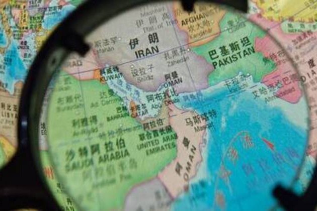 US seeks to pass the buck on Hormuz crisis