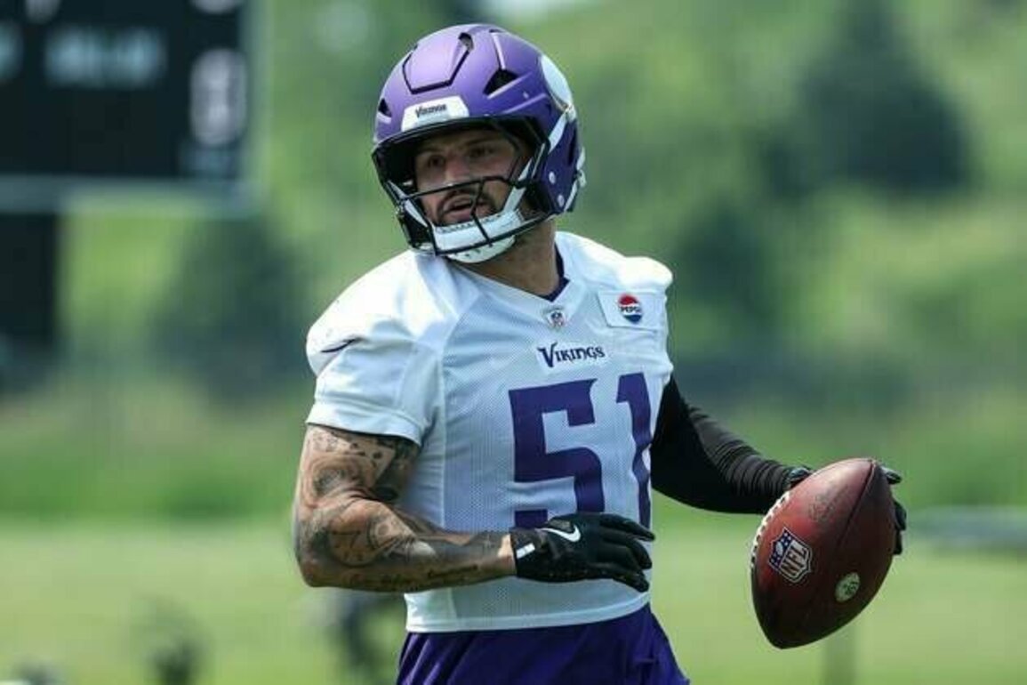 Vikings place LB Blake Cashman, RB/KR Ty Chandler on IR