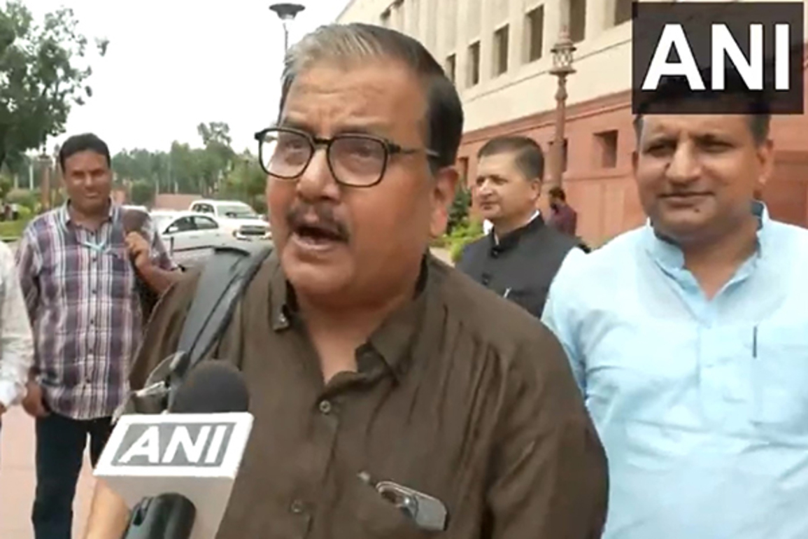 "Leading country into dark cave": RJD MP Manoj Jha accuses EC over 'vote chori'