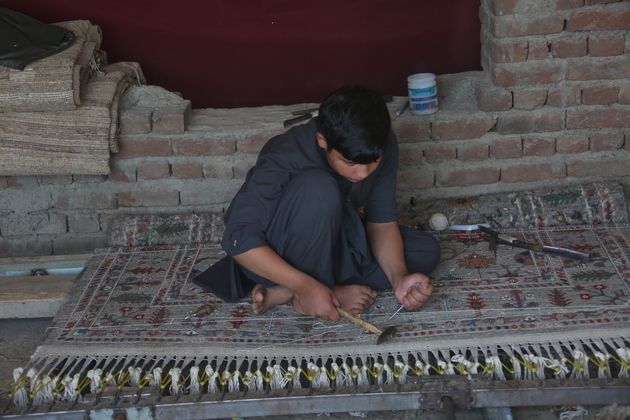Strengthening carpet-weaving sector can create more jobs for Afghans