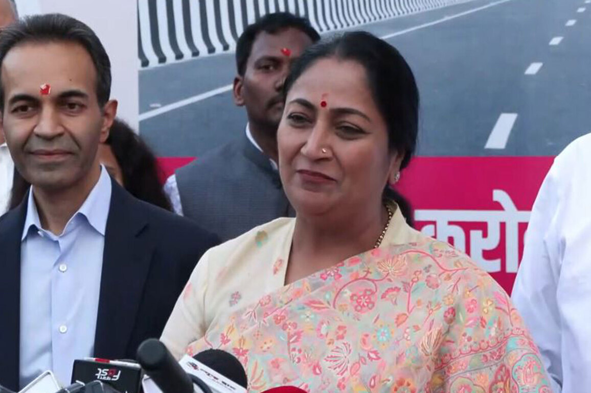 "It is completely electric, emission-free...": CM Rekha Gupta at double-decker buses launch in Delhi