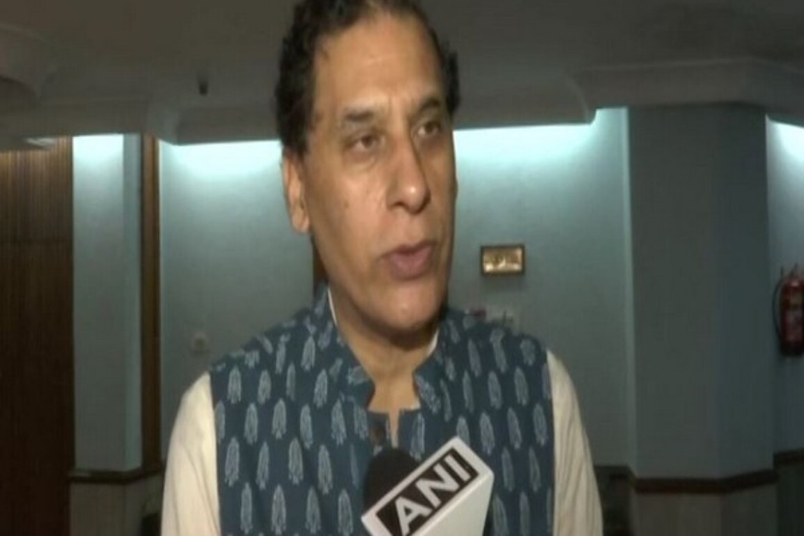 Work to restore normalcy and clear road blockades on war footing: Himachal Chief Secretary