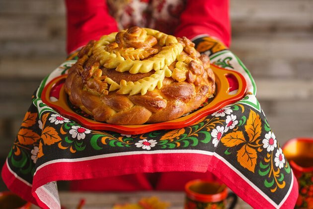 What dishes were prepared for traditional Russian weddings