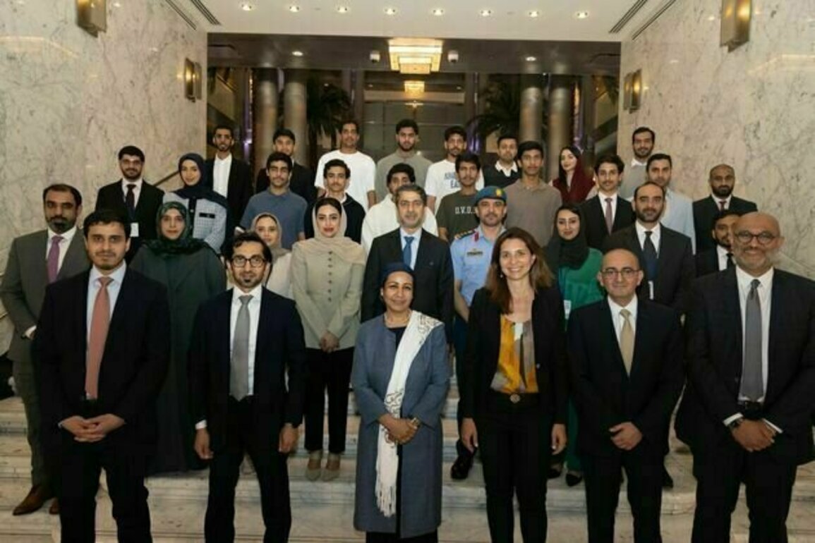 Ministry of Finance organises awareness session for Emirati students in Washington