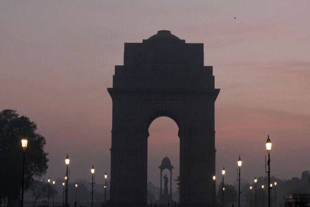 Delhi air quality dips as AQI rises to 159 this morning
