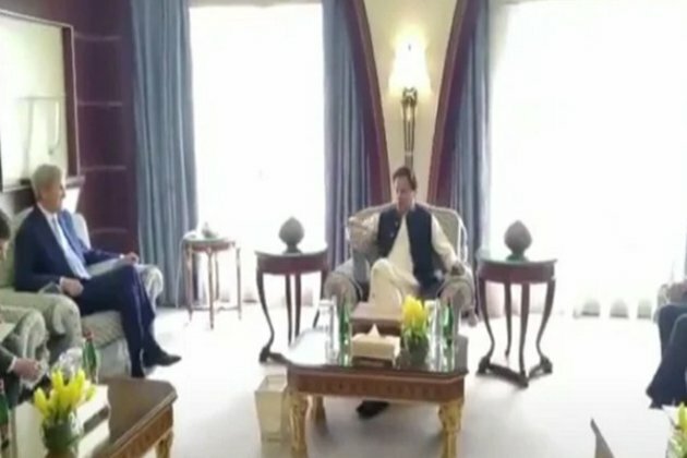 Pak PM meets US special envoy John Kerry, discusses issues concerning Afghanistan