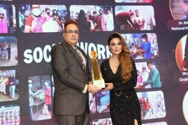 Dr Jitendra Matlani honoured with Dada Saheb Phalke Award in Dubai