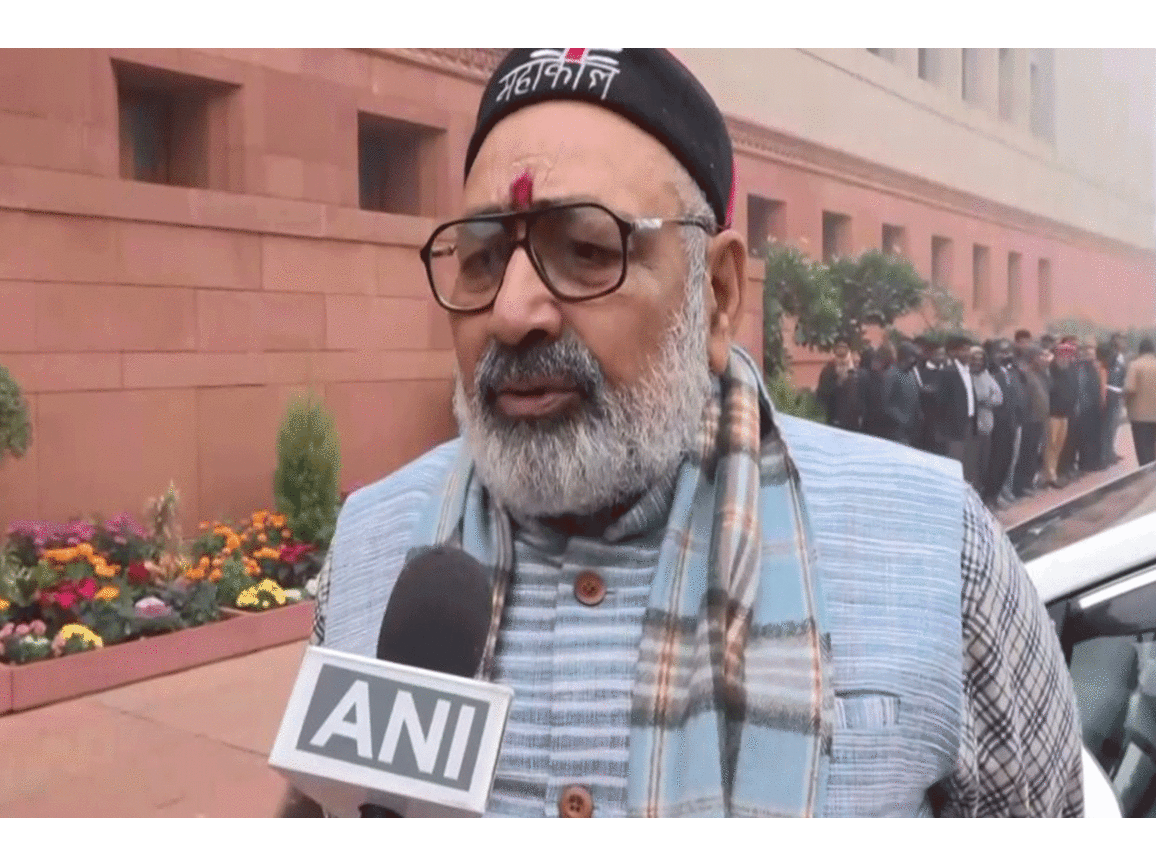"Those opposing are enemies of labourers": Union Minister Giriraj Singh on TMC protest