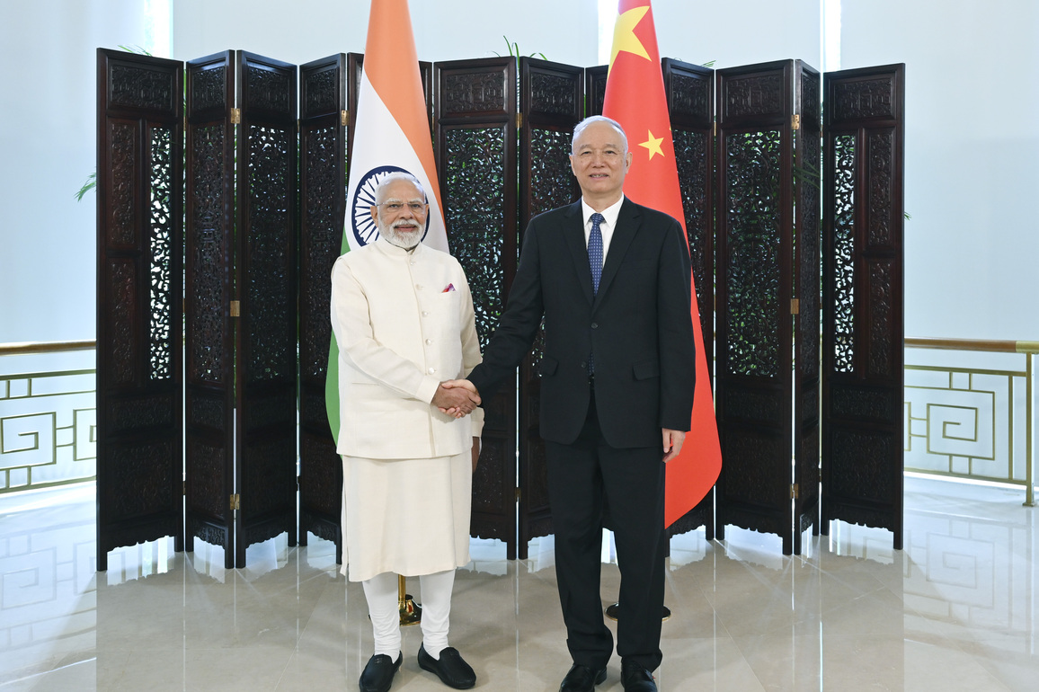 (SCO Tianjin Summit) CHINA-TIANJIN-CAI QI-INDIAN PM-MEETING (CN)