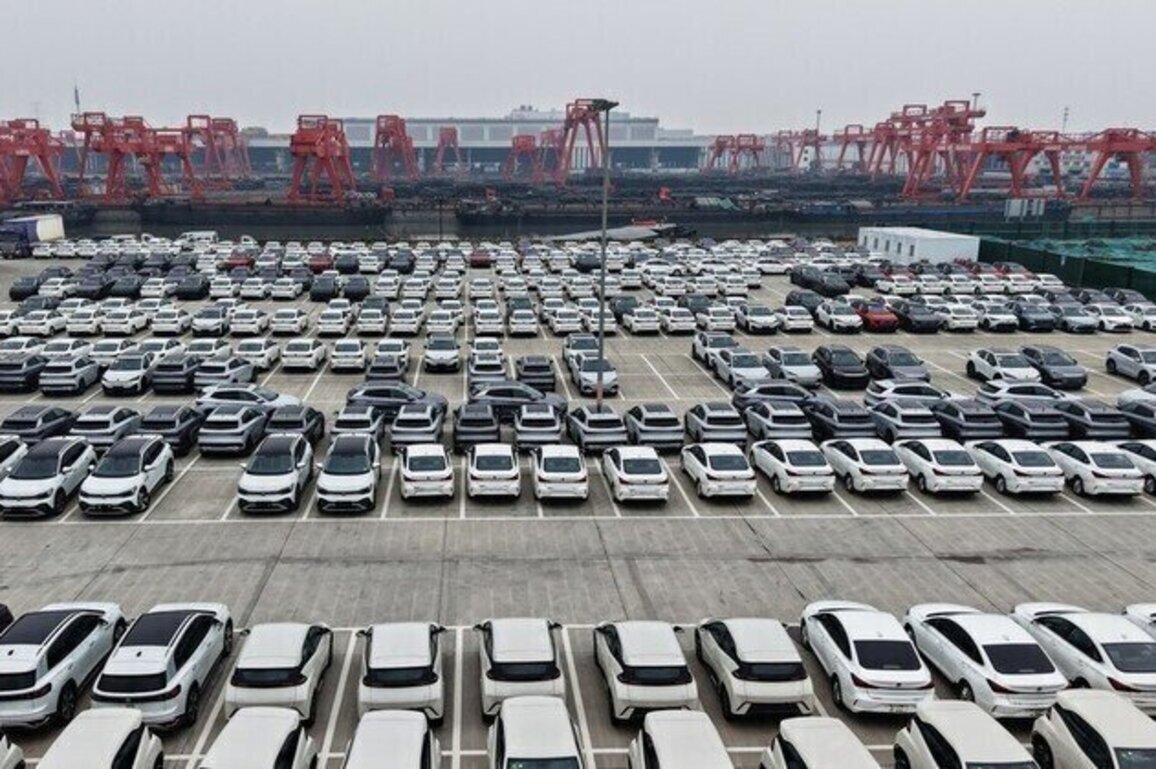 Trump urged to drag Mexico and Canada into Chinese trade war  Reuters