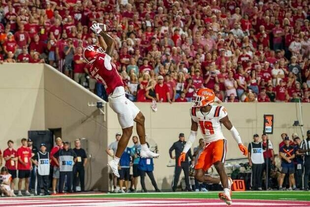 No. 19 Indiana smashes No. 9 Illinois behind 5 Fernando Mendoza TDs