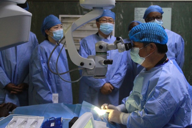 ZIMBABWE-HARARE-CATARACT PATIENTS-SURGERY-CHINESE DOCTOR