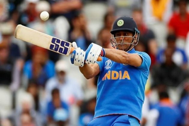 One of sharpest cricket minds: Greg Chappell praises Dhoni for his 'decision-making' skills