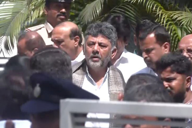 DK Shivakumar calls on Karnataka Governor ahead of crucial CLP meeting at 4 pm today