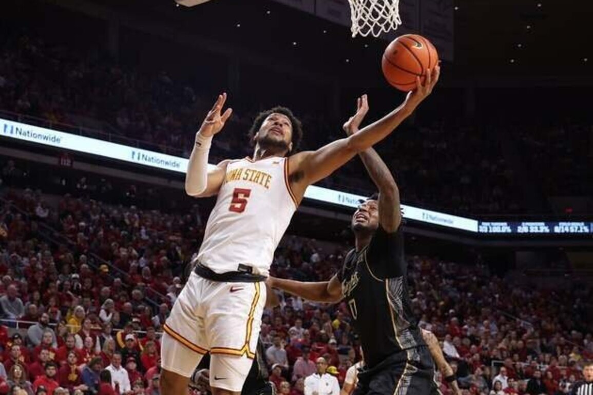 Joshua Jefferson has triple-double in No. 9 Iowa State's win over UCF