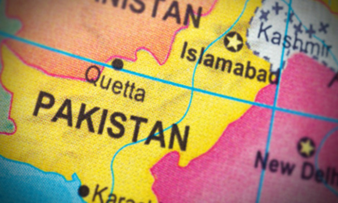 Bomb on Pakistan passenger train kills at least six Bomb on Pakistan passenger train kills at least six