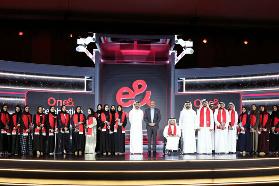 e& empowers 284 Emirati tech leaders through 'AI Graduate Programme'