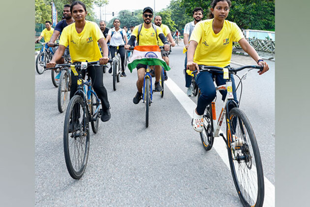 Mansukh Mandaviya gives clarion call to citizens to contribute towards fitter India, download Fit India mobile app