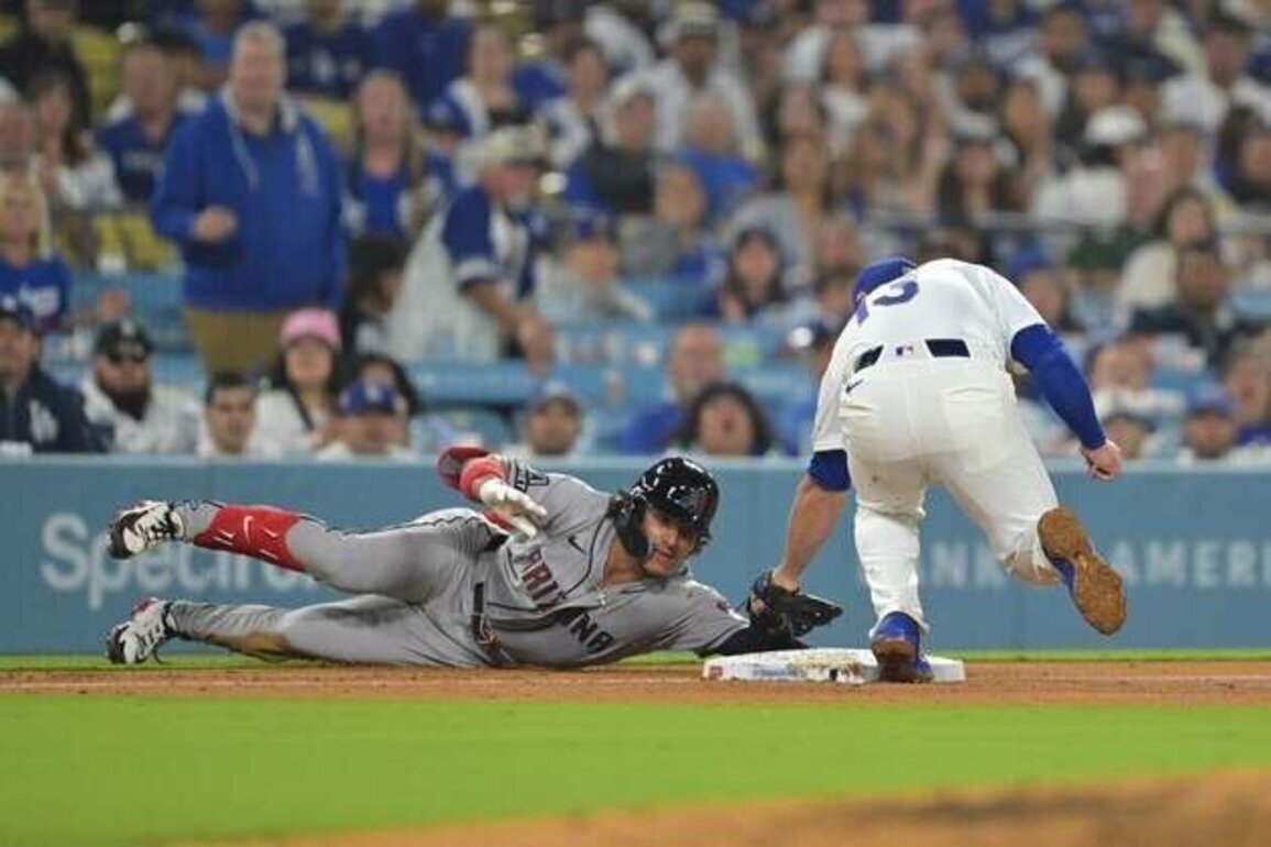 Edwin Diaz closes Dodgers' second straight win over D-backs