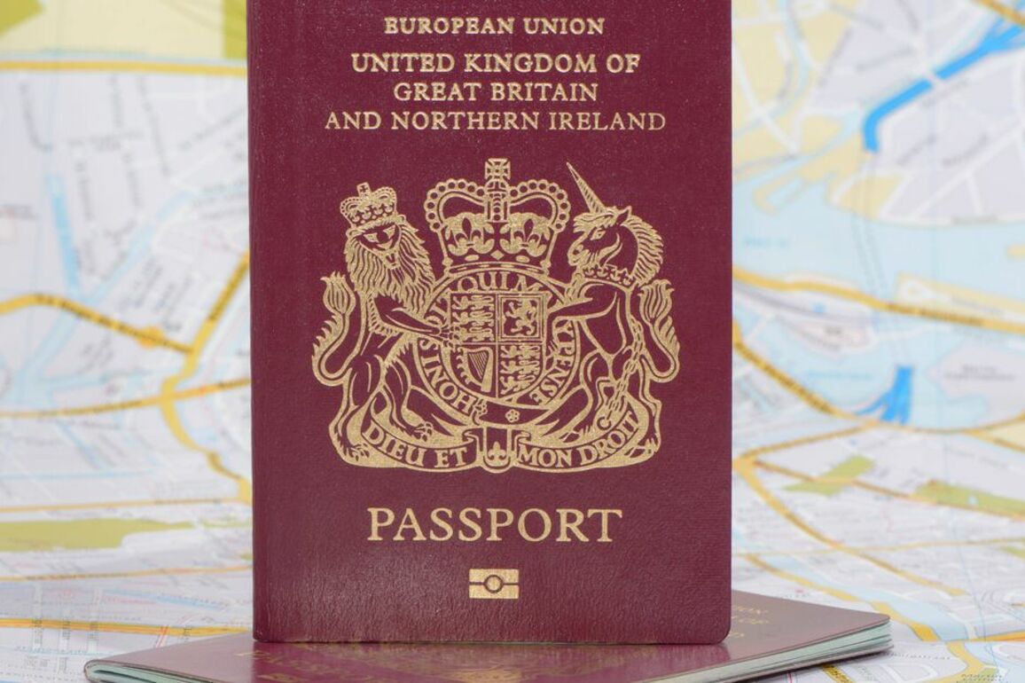 Warning issued to anyone who still uses burgundy UK passport
