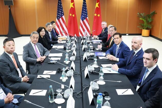 Chinese FM urges U.S. to properly manage differences, address China's legitimate concerns