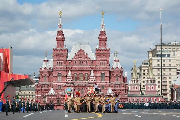 InPics: Russia holds grand military parade to mark 80th anniversary of victory in Great Patriotic War