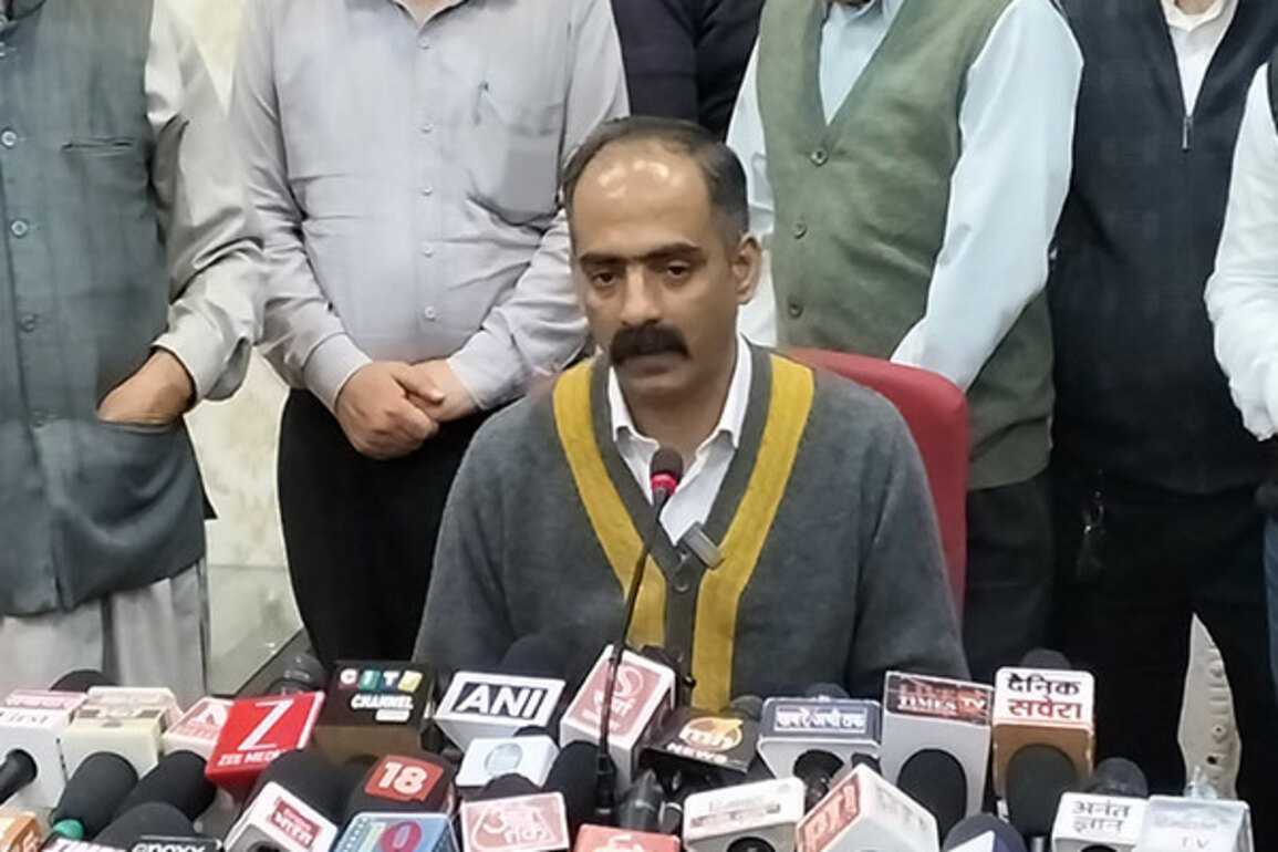 HP minister Anirudh Singh to meet Union Minister Nitin Gadkari over NH-4 lane widening complaints