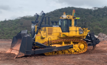 Trator Komatsu D375Ai-8 controlado remotamente usado pela Anglo American/Divulgação