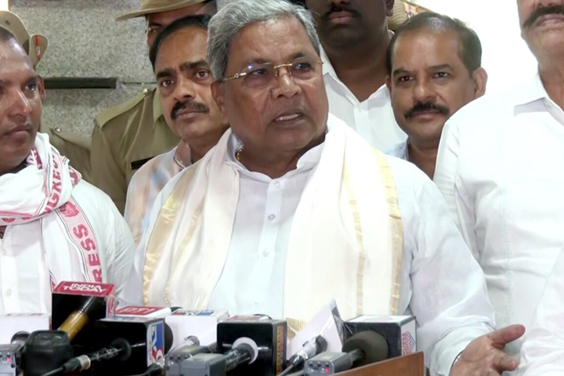Congress leadership calls Siddaramaiah to Delhi for meeting on May 26