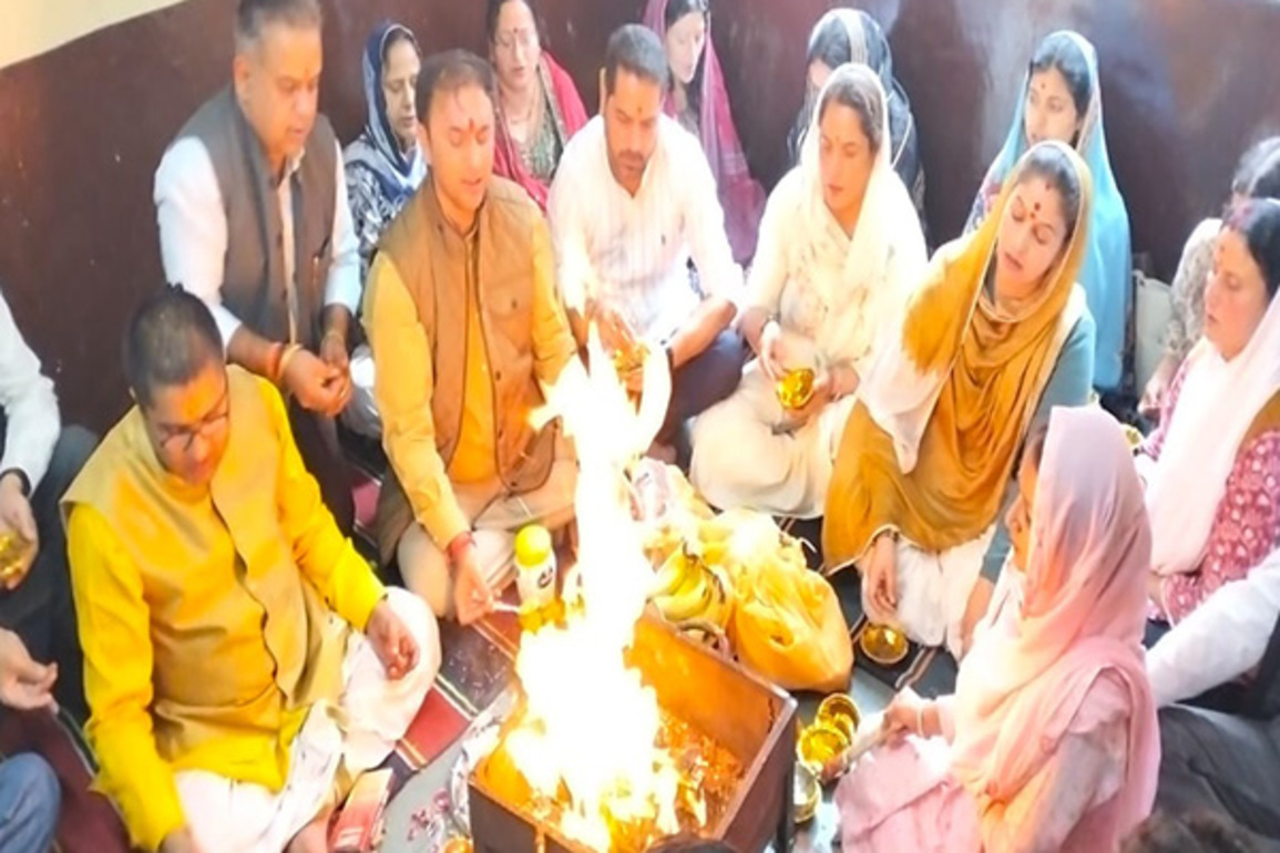 Shimla residents hold special prayers and Yagna for relief from floods and rains in North Indian states
