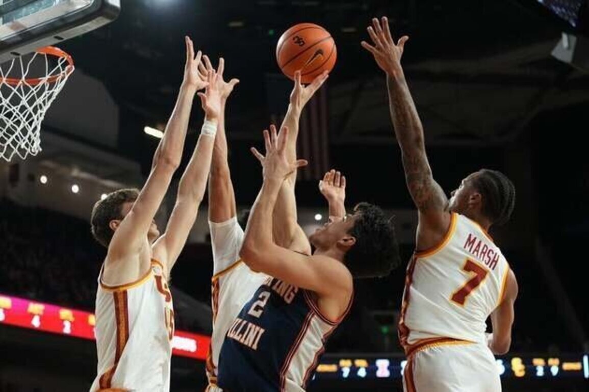 Seven Illini score at least 10 as No. 10 Illinois pummels USC