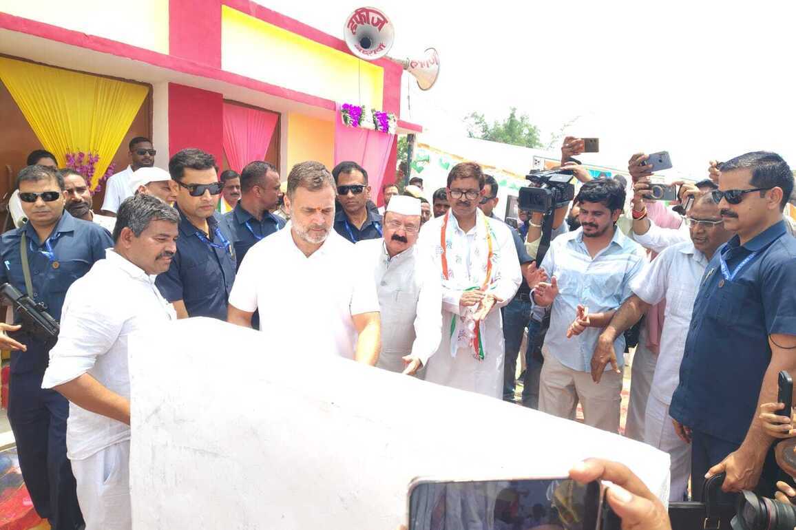 "Unless you change government country will not survive," Rahul Gandhi makes strident poll pitch warning of economic hardships