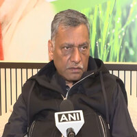 "Govt should resolve this problem through dialogue...": Congress MP Akhilesh Prasad Singh on Bangladesh violence