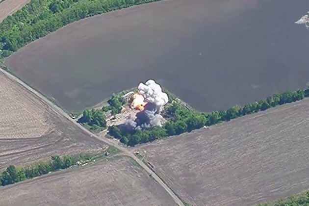 Russian military destroys German-made IRIS-T system in Ukraine