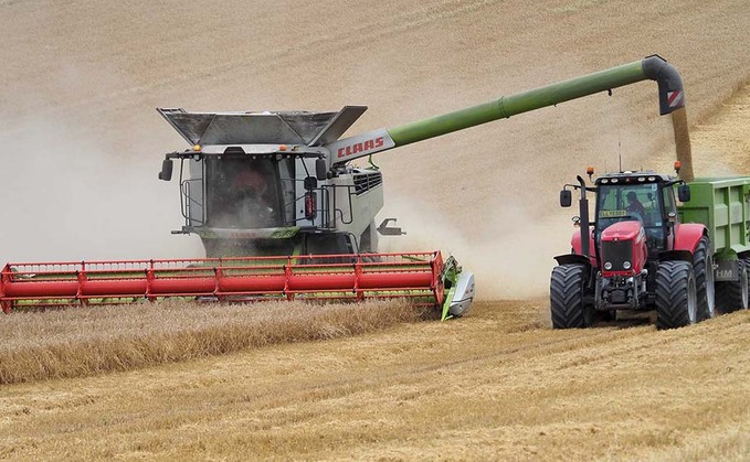 User review: Claas Lexion 6800 straw walker enables lean harvest logistics