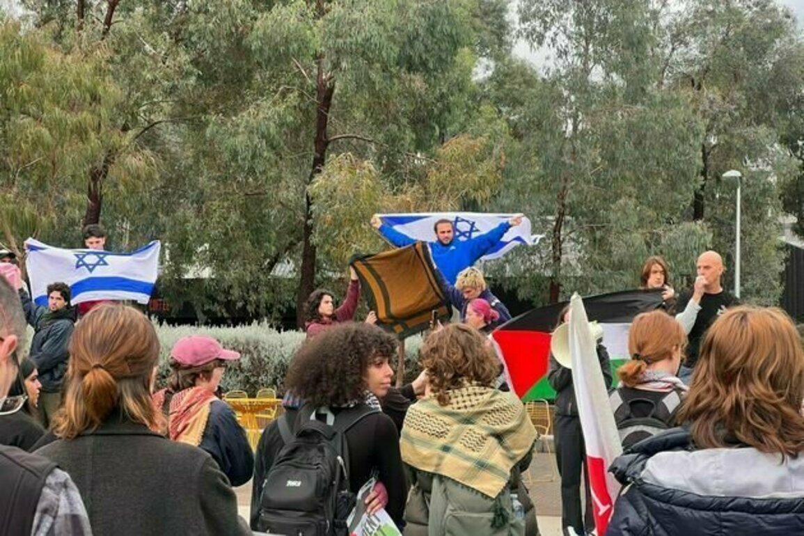 A new definition of antisemitism from Universities Australia is attracting criticism - two historians explain why