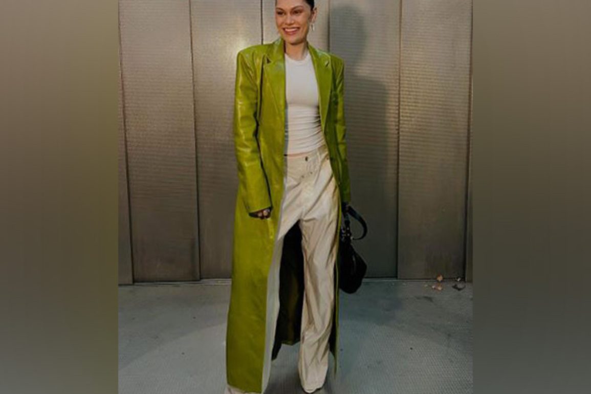 Jessie J hospitalised weeks after breast cancer surgery