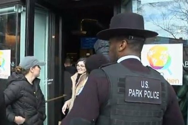 US shutdown after four weeks - food banks and job fairs