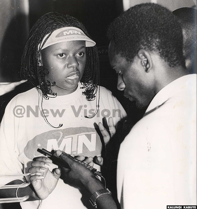  xplaining the new phenopmenon of a mobile phone  ct 21st 1998
